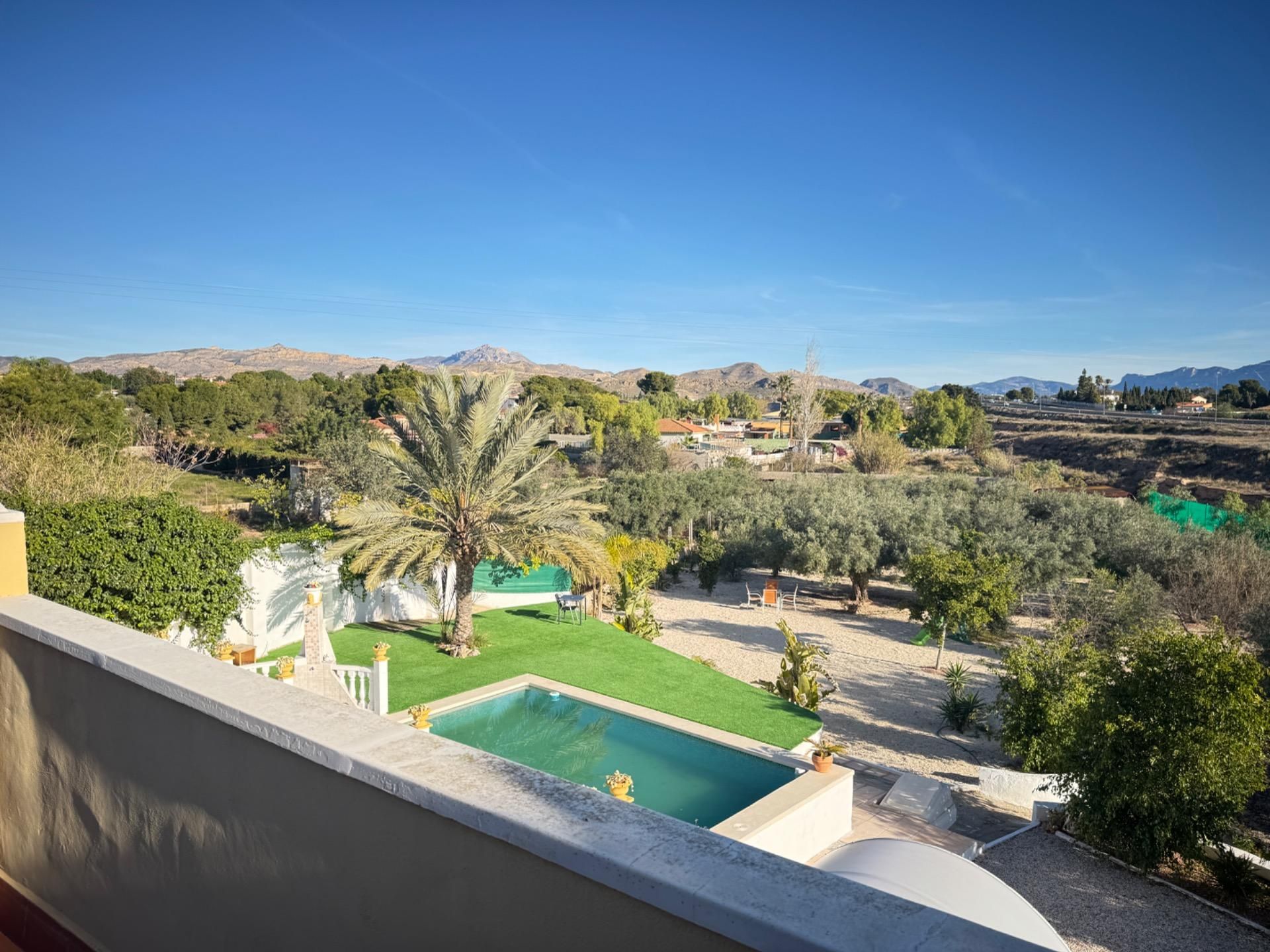 Exterior view of House or chalet for sale in Alicante / Alacant  with Air Conditioner, Private garden and Terrace