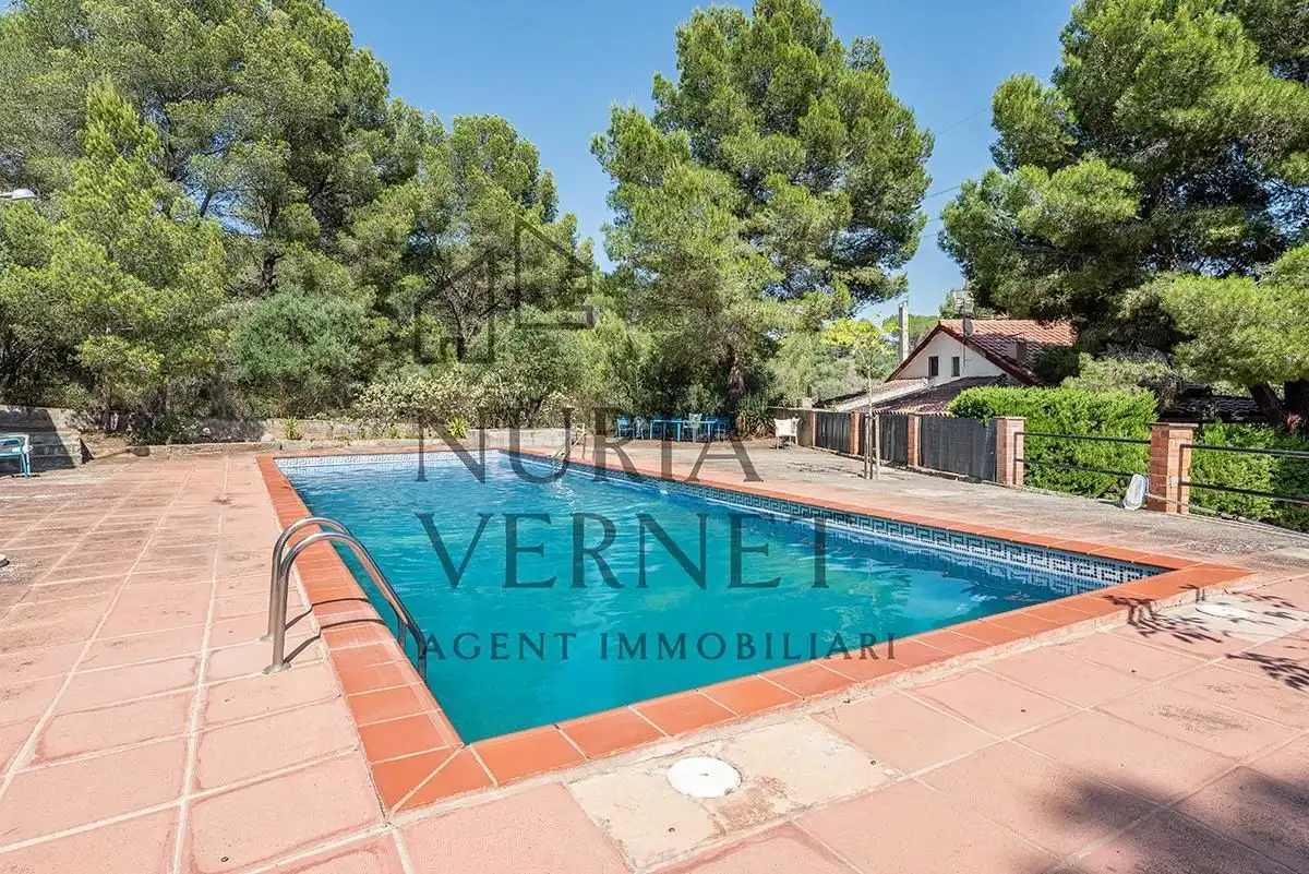 Vista exterior de Finca rústica en venda en Les Borges del Camp amb Piscina comunitària