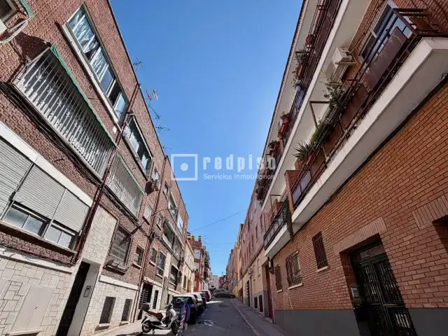 Exterior view of Garage for sale in Madrid