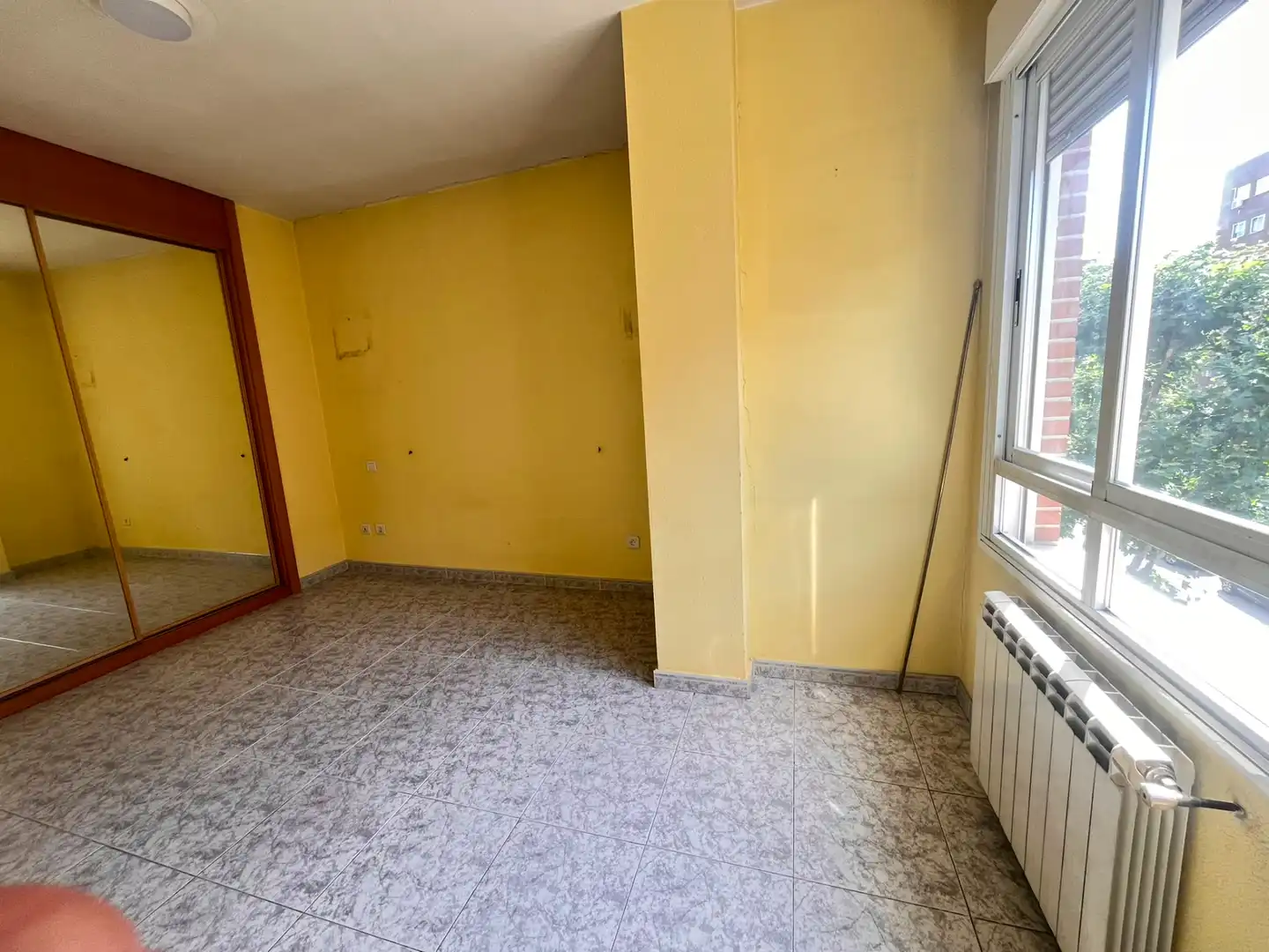Bedroom of Flat for sale in Fuenlabrada  with Air Conditioner, Heating and Balcony