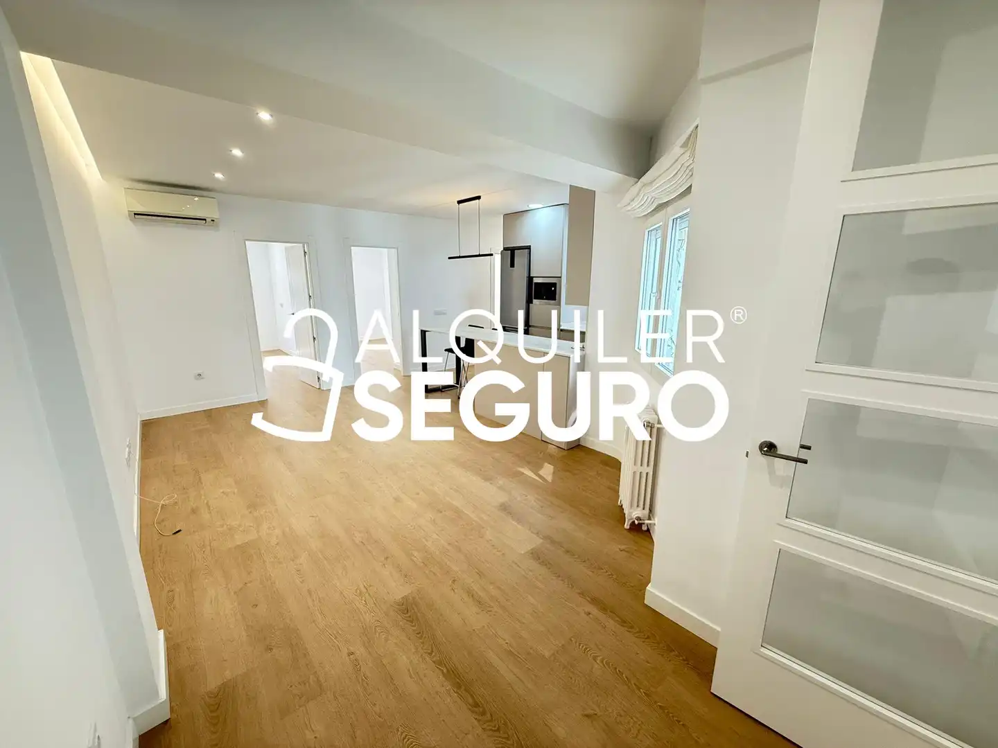 Bedroom of Flat for rent in Madrid  with Air Conditioner and Heating