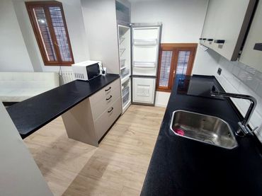 Ground floor with lift to rent in Plaza Mayor - San Agustín
