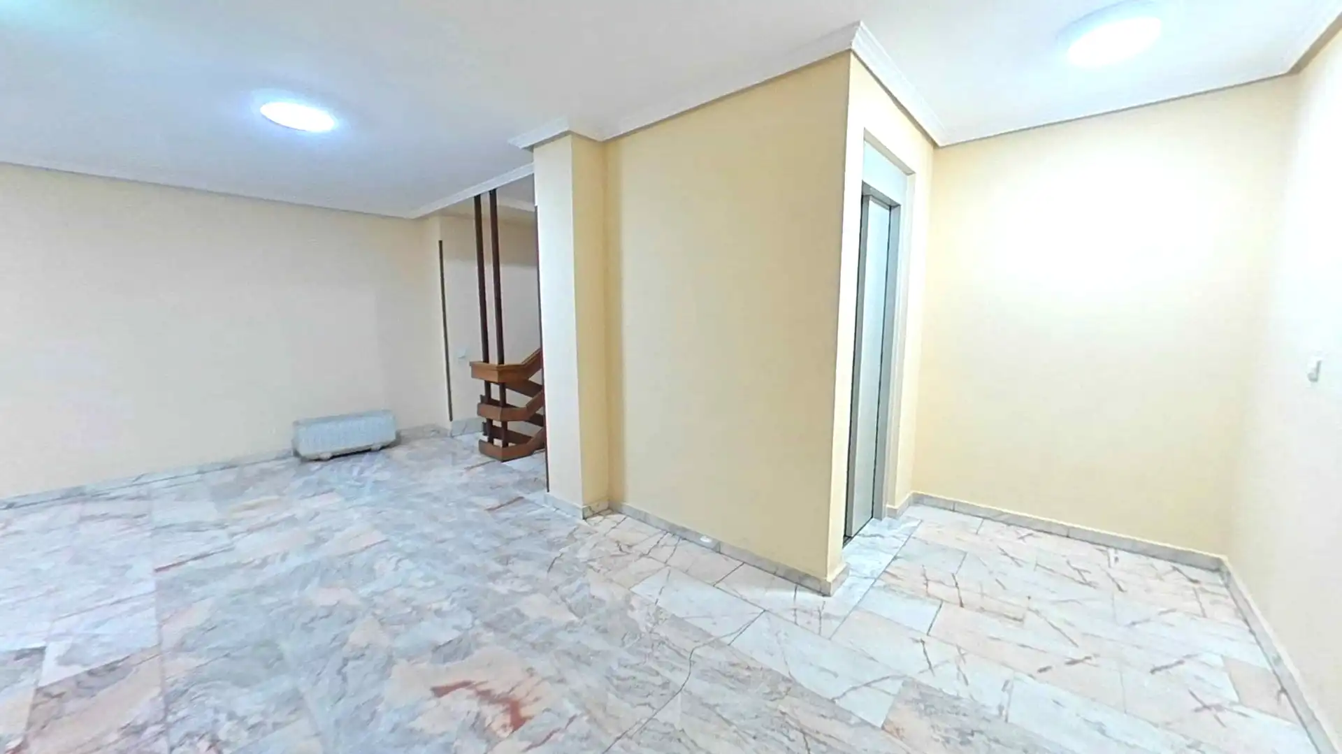 Wohnung zum Verkauf in Benavente mit Heizung, Ofen und Balkon