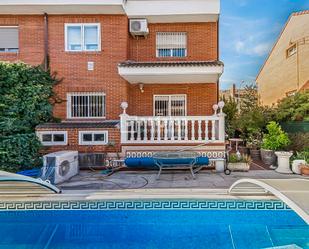 Piscina de Casa o xalet en venda en Alcorcón amb Aire condicionat, Terrassa i Piscina