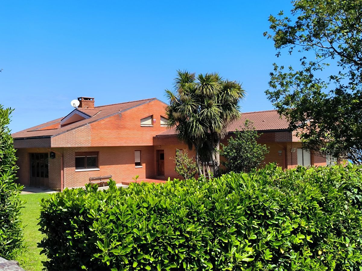 Exterior view of House or chalet for sale in Getxo   with Heating, Terrace and Storage room