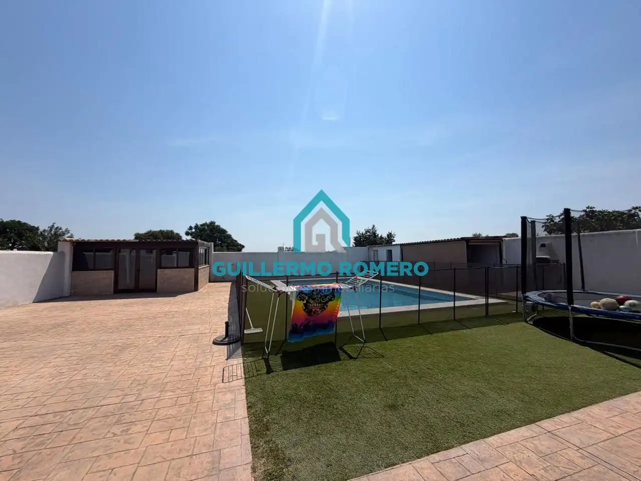 Swimming pool of Country homes for sale in La Puebla del Río