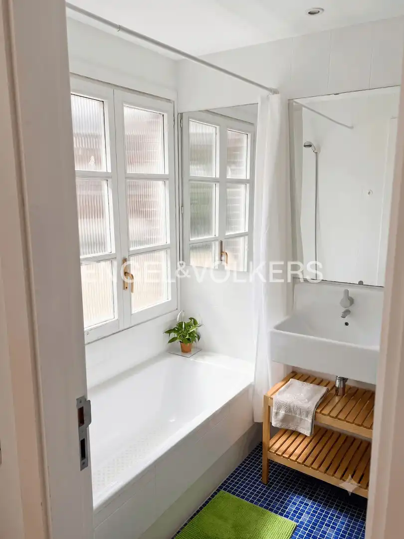 Baño de Casa adosada de alquiler en La Moraleja con Aire acondicionado, Calefacción y Terraza