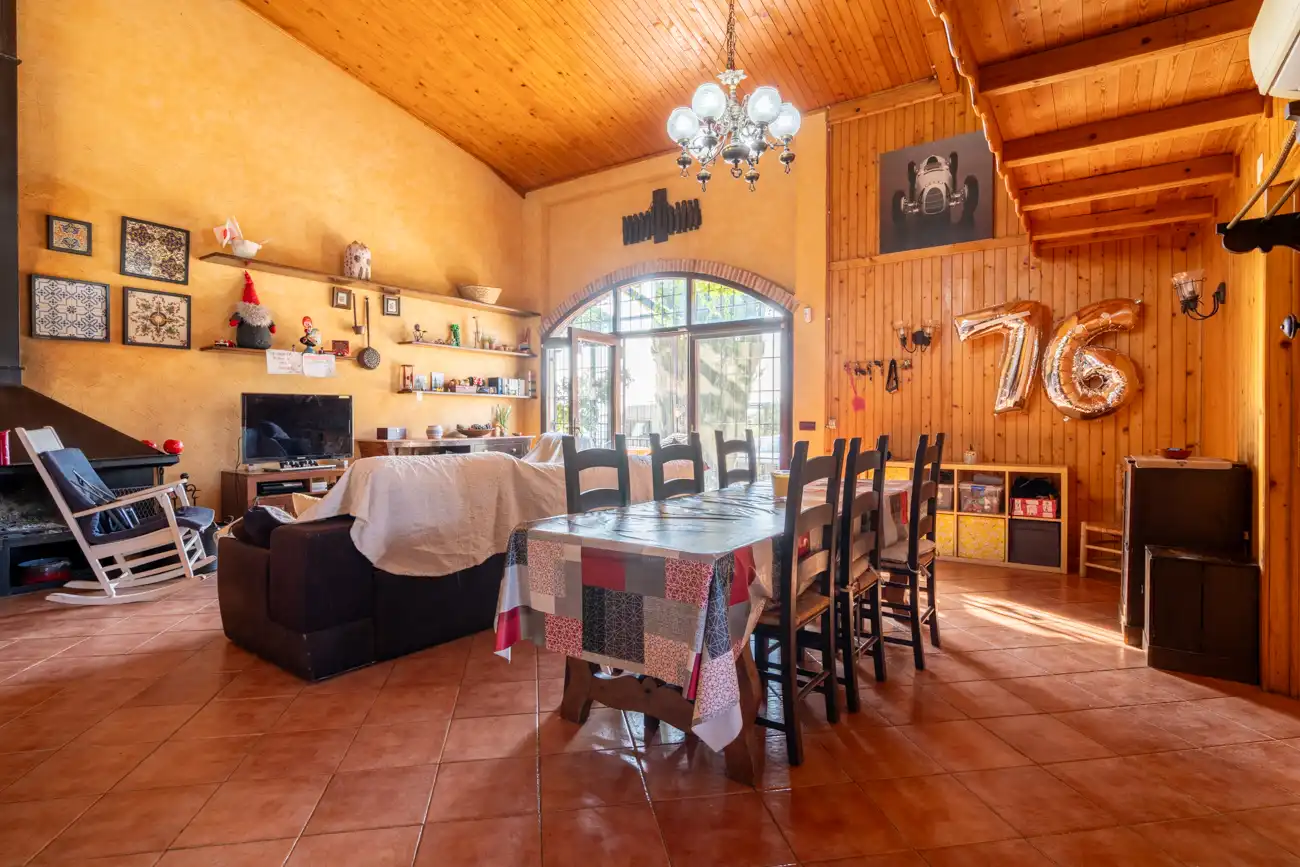 Menjador de Finca rústica en venda en L'Aldea amb Jardí privat, Terrassa i Moblat