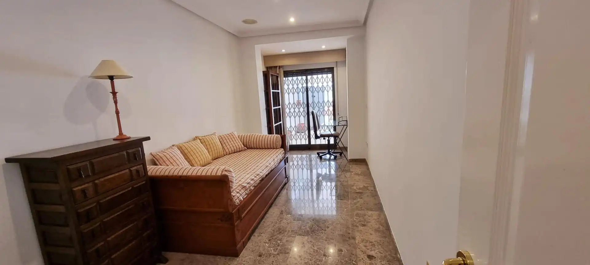 Wohnzimmer von Wohnung zur Miete in Elche / Elx mit Klimaanlage, Terrasse und Möbliert