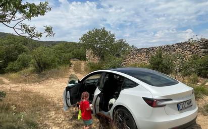 Aparcament de Finca rústica en venda en Alòs de Balaguer amb Jardí privat