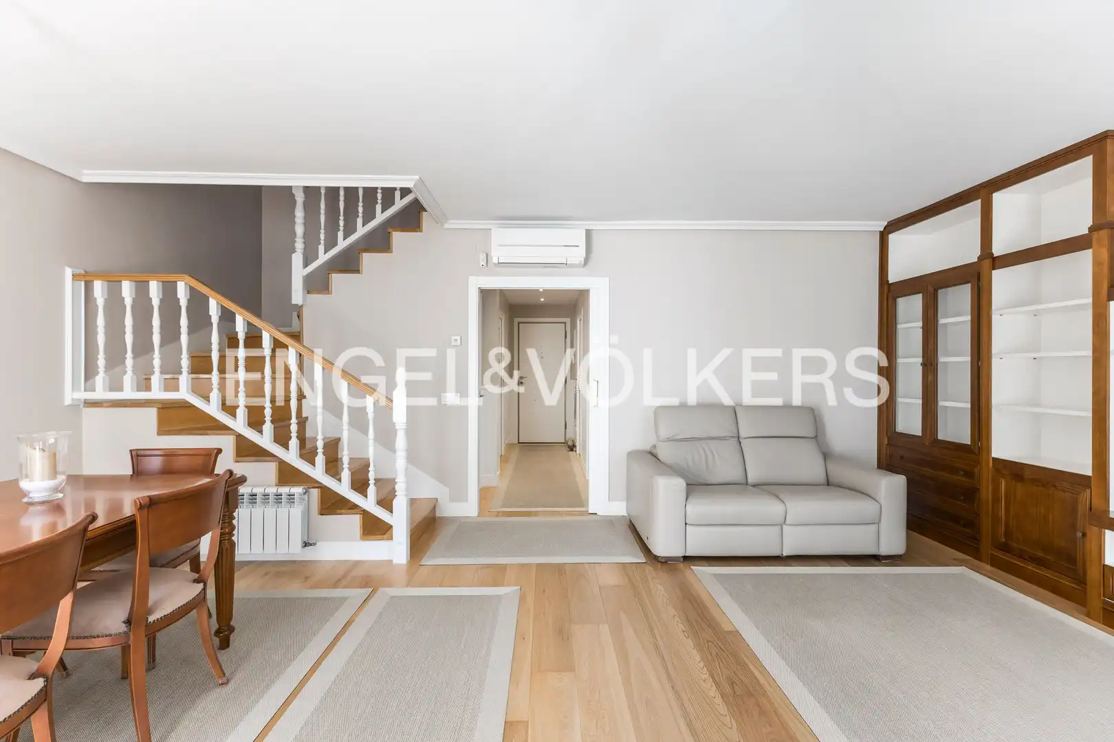 Sala de estar de Casa o chalet en venta en  Madrid Capital con Aire acondicionado, Calefacción y Jardín privado