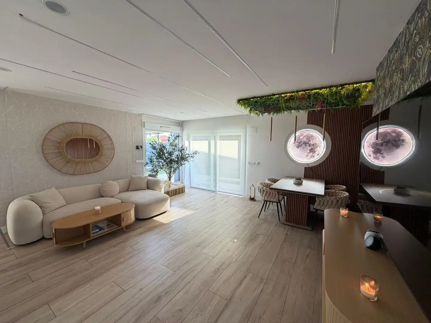 Sala d'estar de Casa o xalet en venda en Santander amb Calefacció, Jardí privat i Parquet