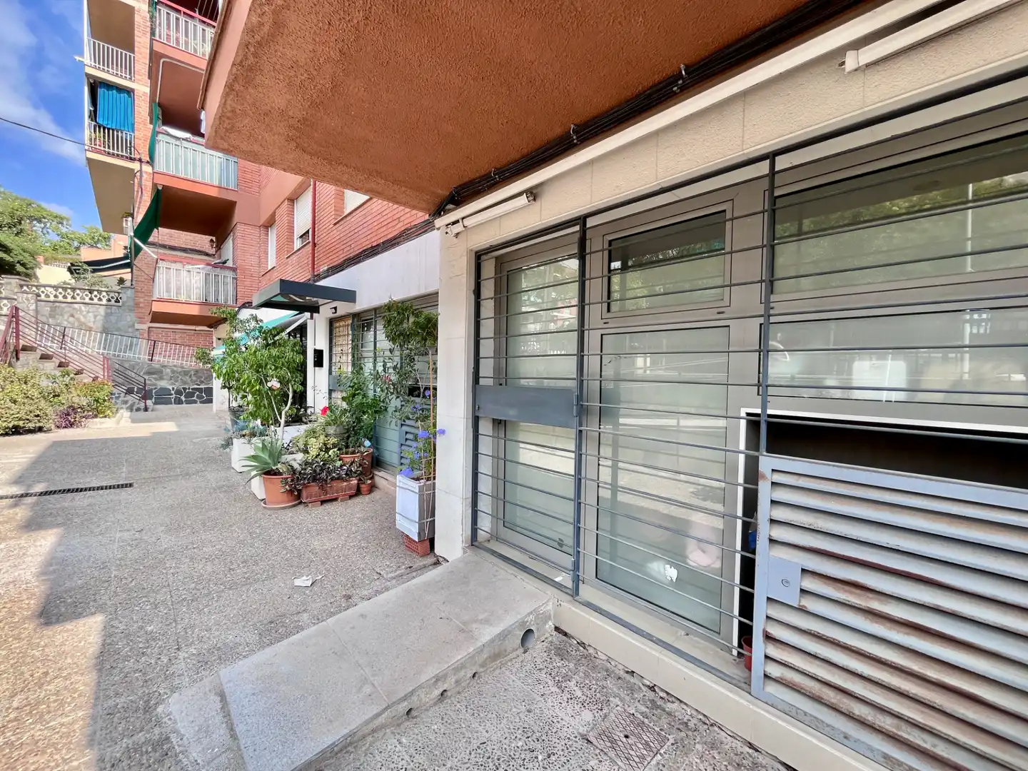 Exterior view of Office for sale in Barcelona  with Air Conditioner