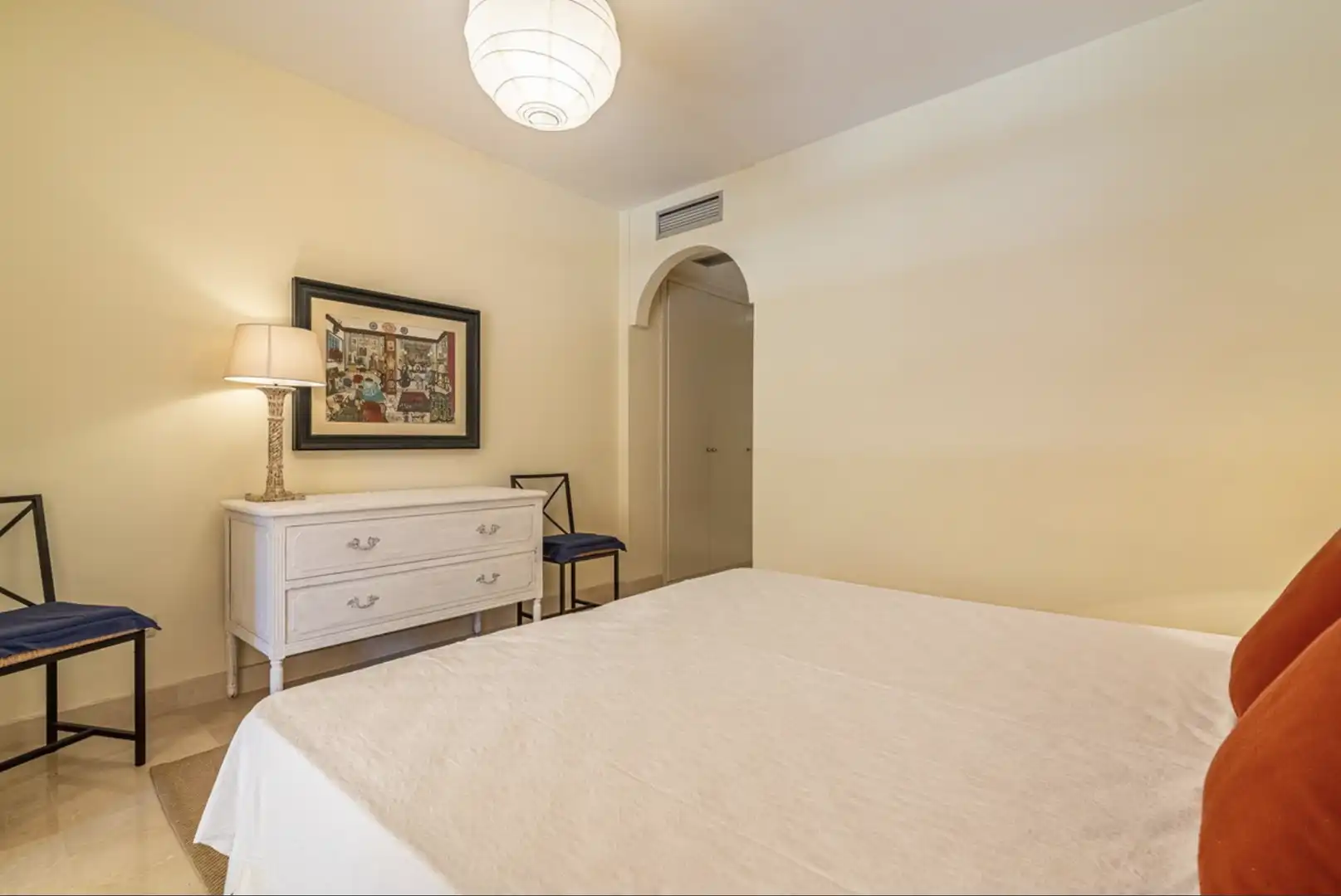 Schlafzimmer von Wohnungen zum Verkauf in Marbella mit Klimaanlage, Terrasse und Abstellraum