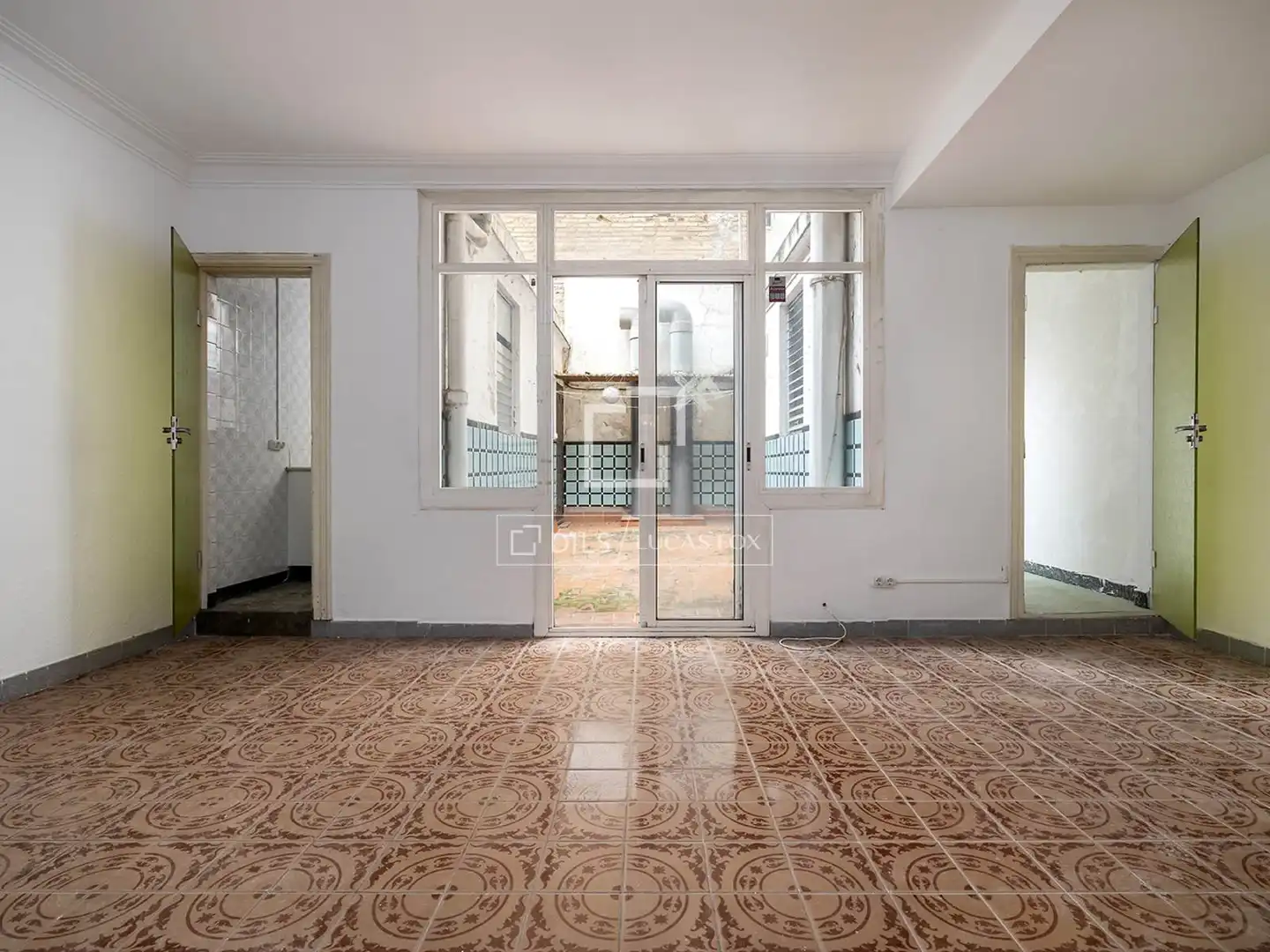 Flat for sale in Barcelona  with Air Conditioner, Terrace and Balcony