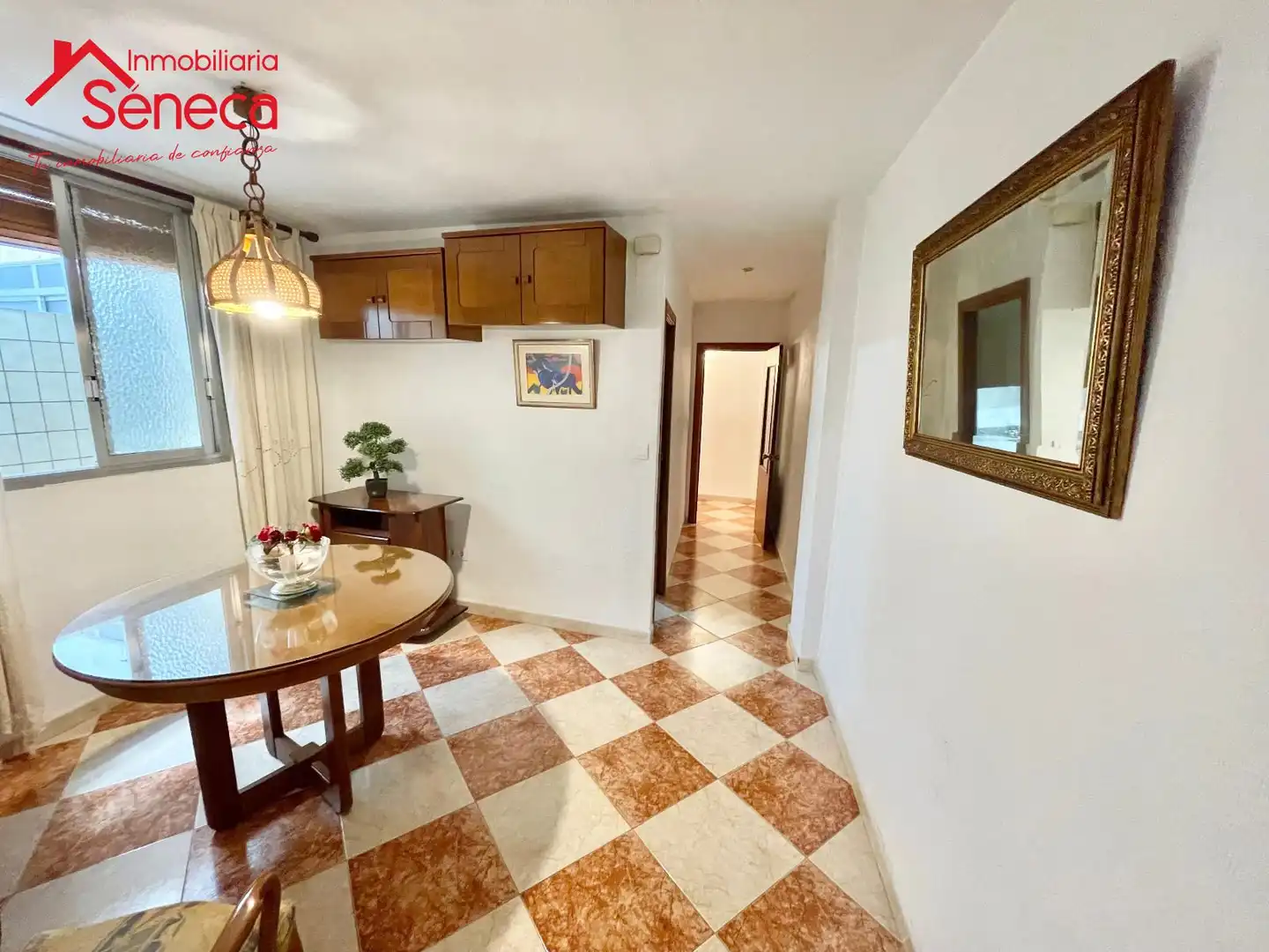 Wohnung zum Verkauf in Córdoba mit Klimaanlage, Heizung und Terrasse