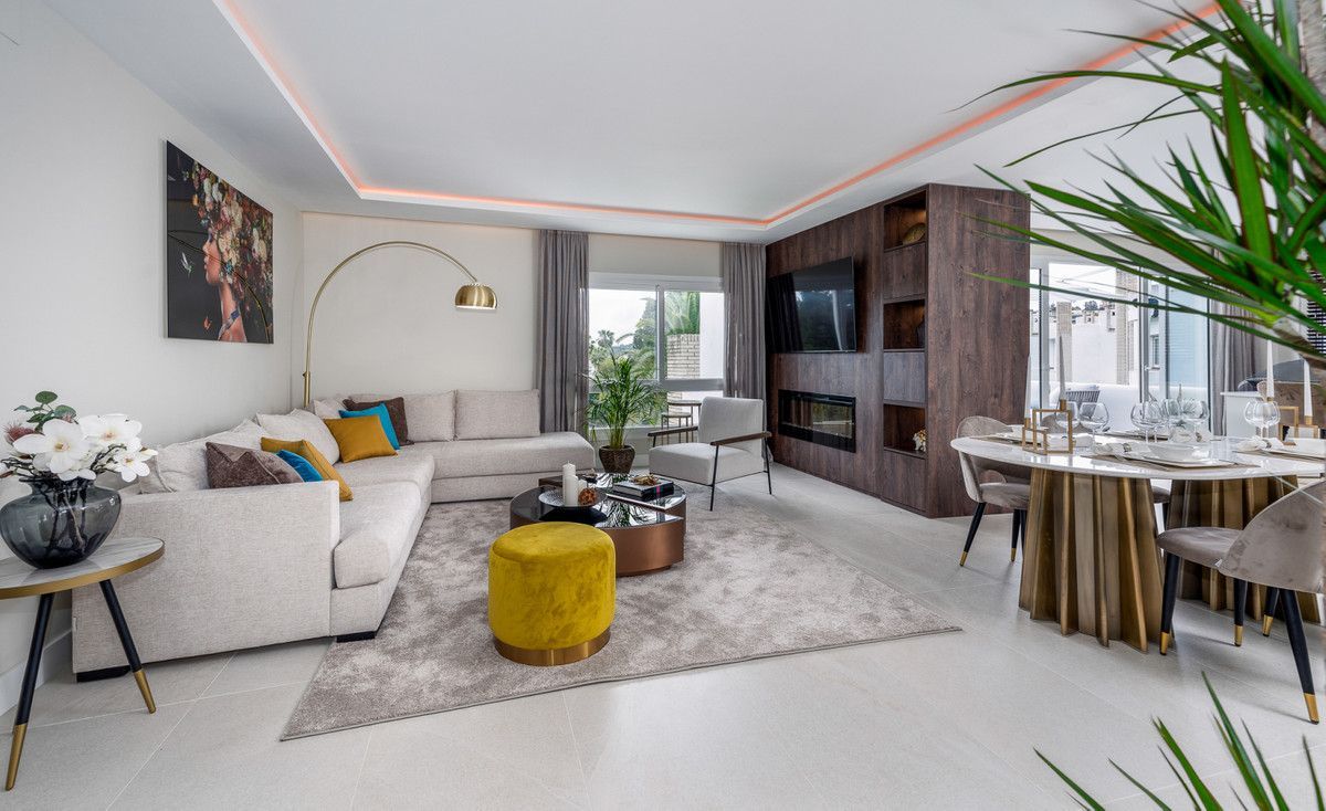 Living room of Attic for sale in Marbella  with Air Conditioner, Heating and Terrace