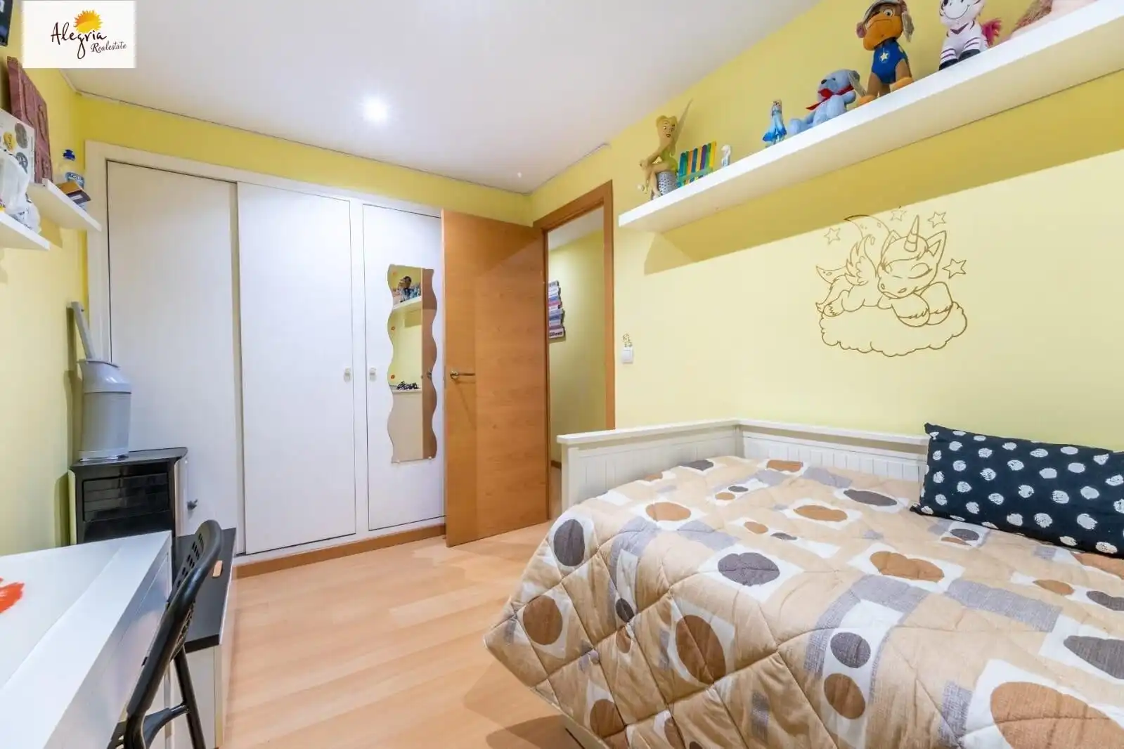 Habitación de Apartamento en venta en Alicante / Alacant con Calefacción y Amueblado