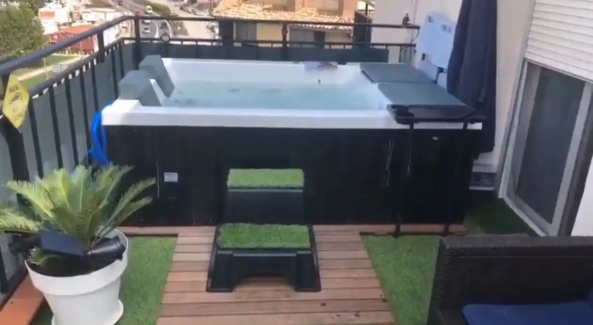 Swimming pool of Attic for sale in Pineda de Mar  with Air Conditioner, Heating and Terrace
