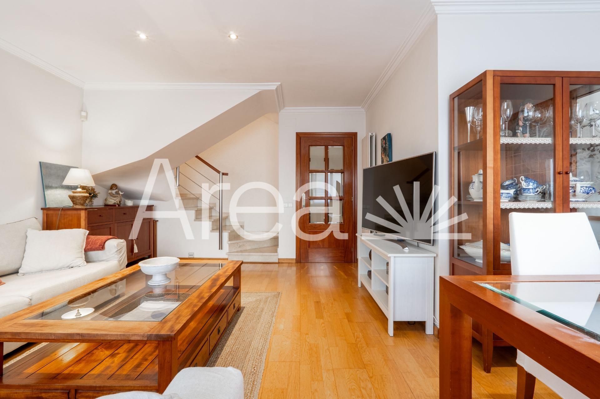 Vista exterior de Dúplex en venda en Vilassar de Mar amb Calefacció, Parquet i Terrassa