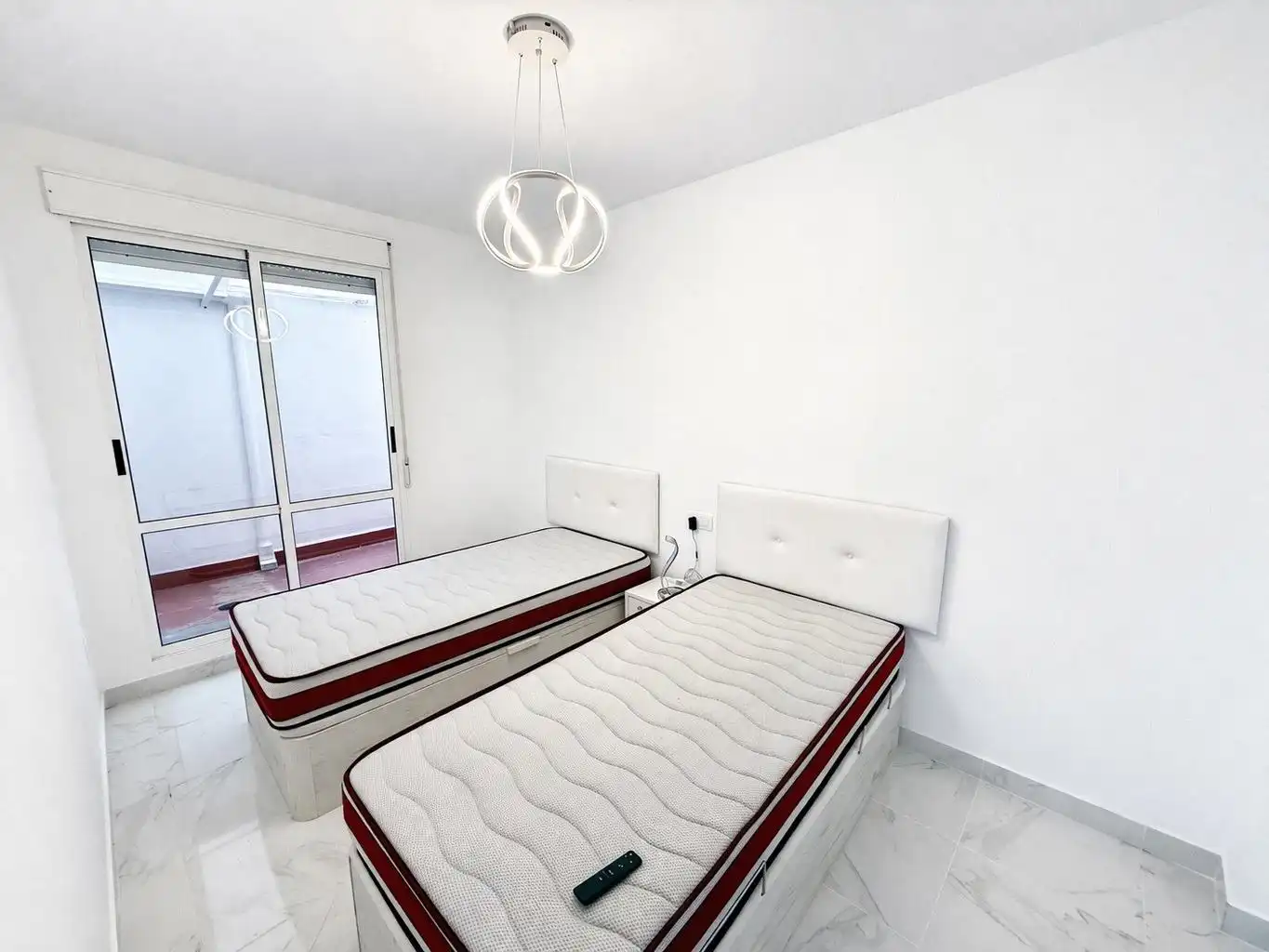 Schlafzimmer von Erdgeschoss zum Verkauf in Torrevieja mit Klimaanlage, Terrasse und Schwimmbad