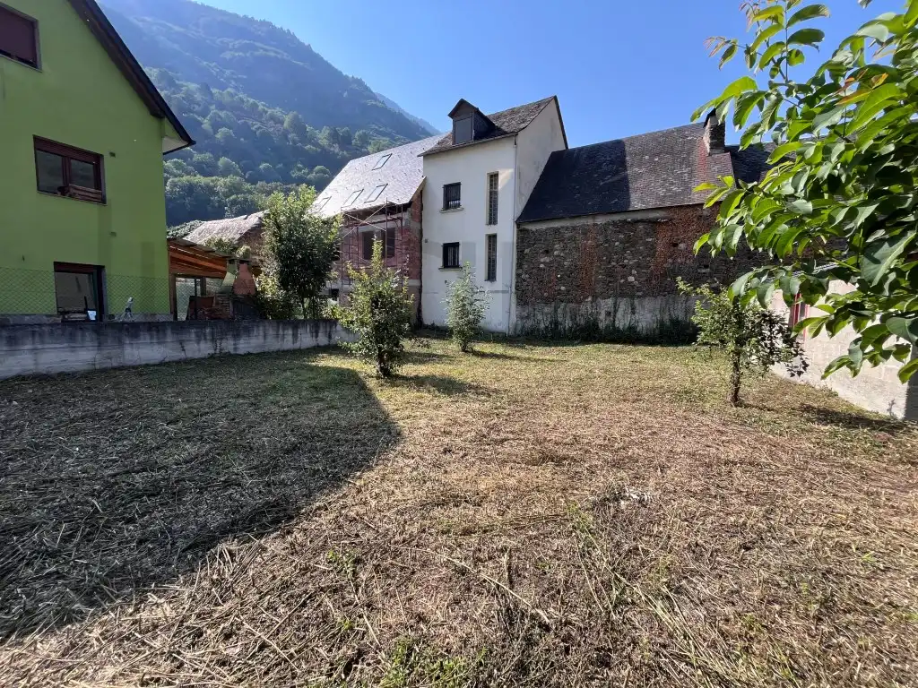 Houses for sale in Calle Carrera,Dera, 38, Les