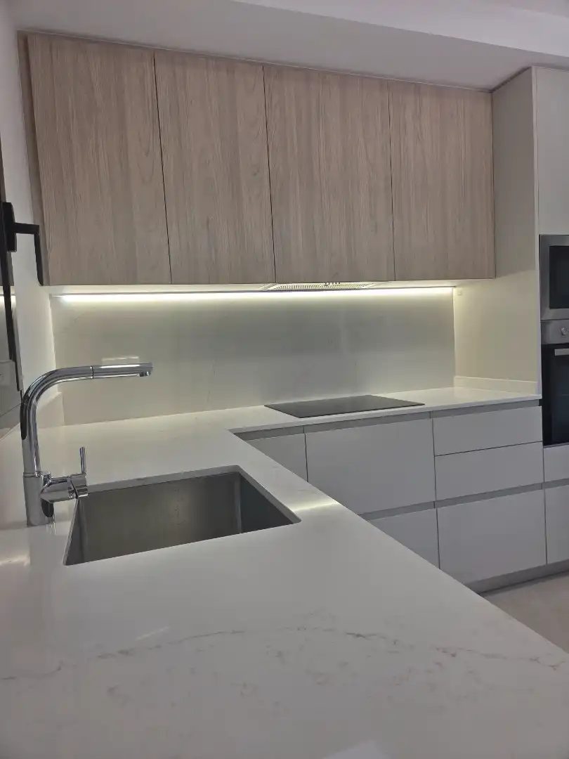 Cuina de Casa o xalet en venda en Torrelles de Llobregat amb Aire condicionat, Calefacció i Jardí privat