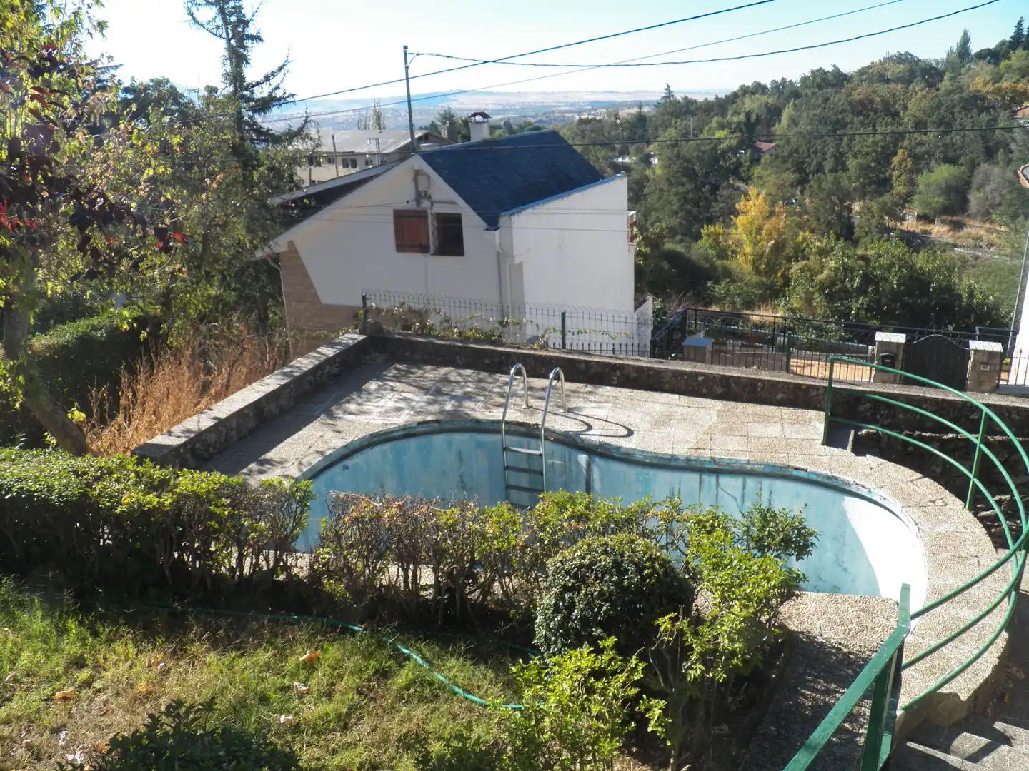 Swimming pool of Detached homes for sale in Miraflores de la Sierra  with Private garden and Swimming Pool