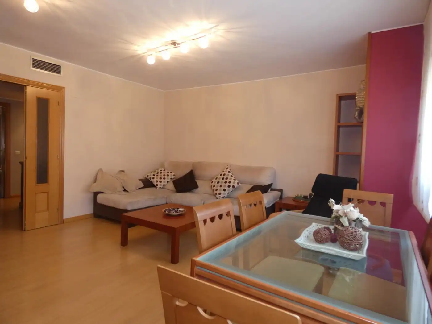 Wohnzimmer von Wohnung zur Miete in Utebo mit Heizung, Terrasse und Abstellraum