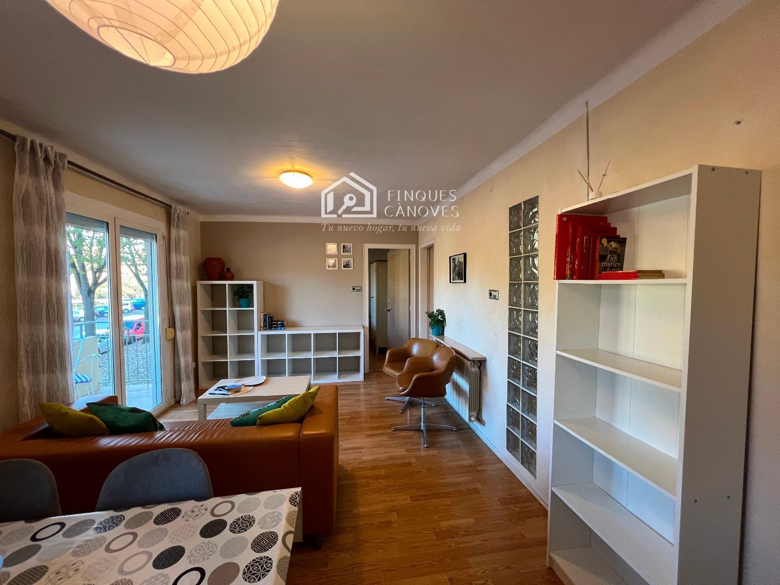 Sala d'estar de Pis en venda en Girona Capital amb Calefacció, Parquet i Terrassa