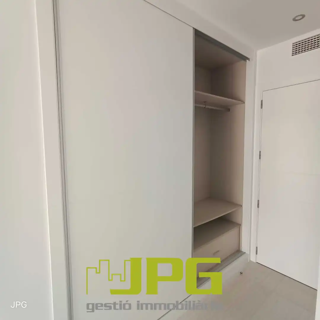 Piso en venta en Calle Violoncellista Vicente Perello, 1, PAU 5