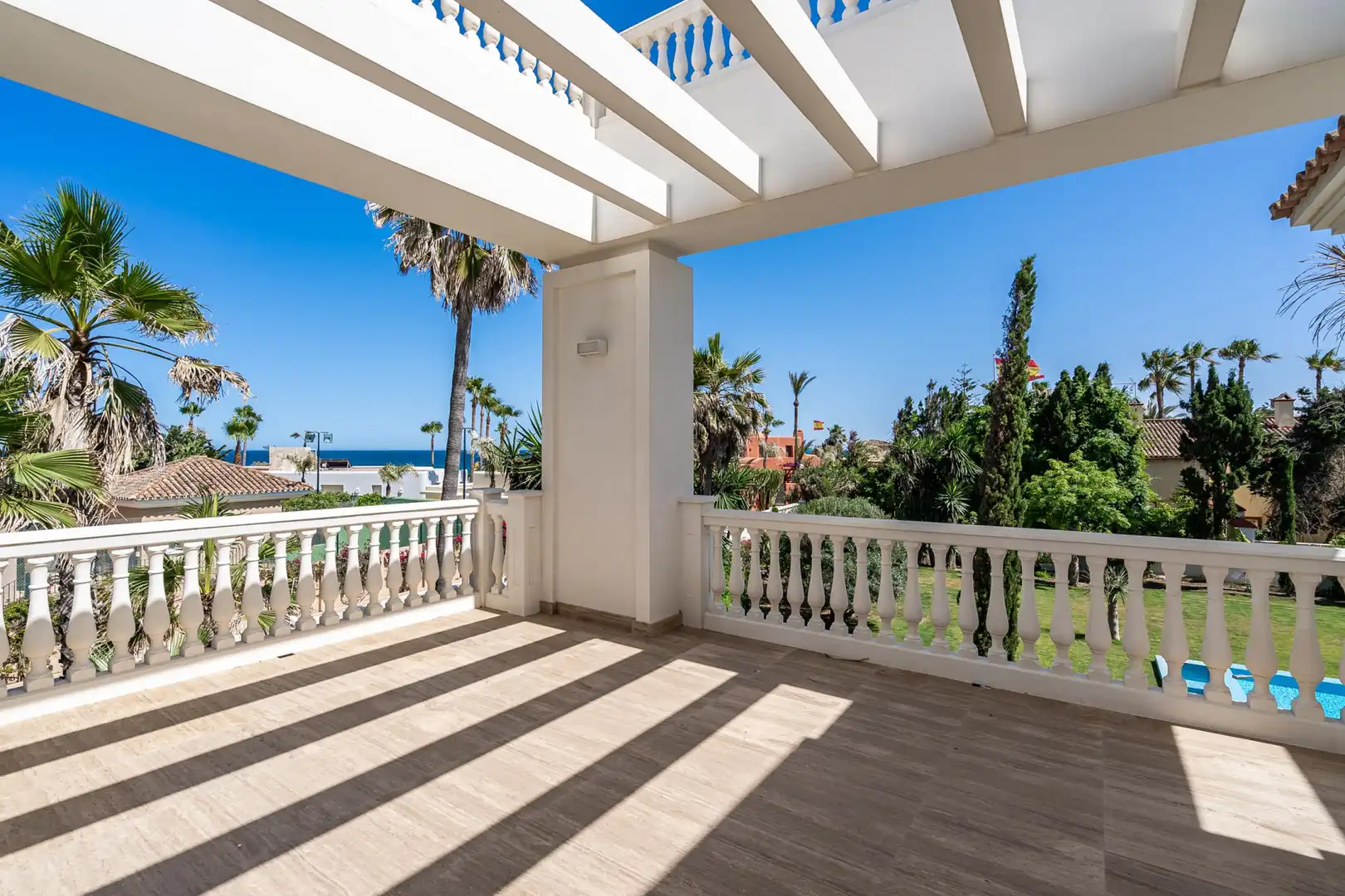 Terrassa de Casa o xalet en venda en Estepona amb Aire condicionat, Jardí privat i Terrassa