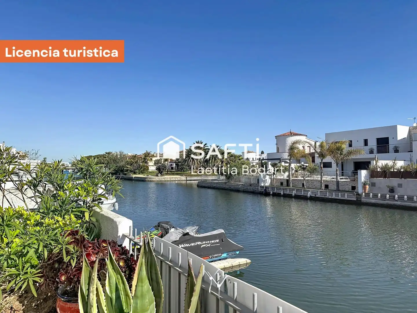 Vista exterior de Casa adosada en venta en Empuriabrava con Aire acondicionado, Calefacción y Terraza