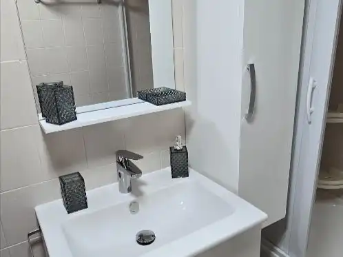 Bathroom of Study for rent in Valverde de la Virgen  with Air Conditioner, Heating and Parquet flooring