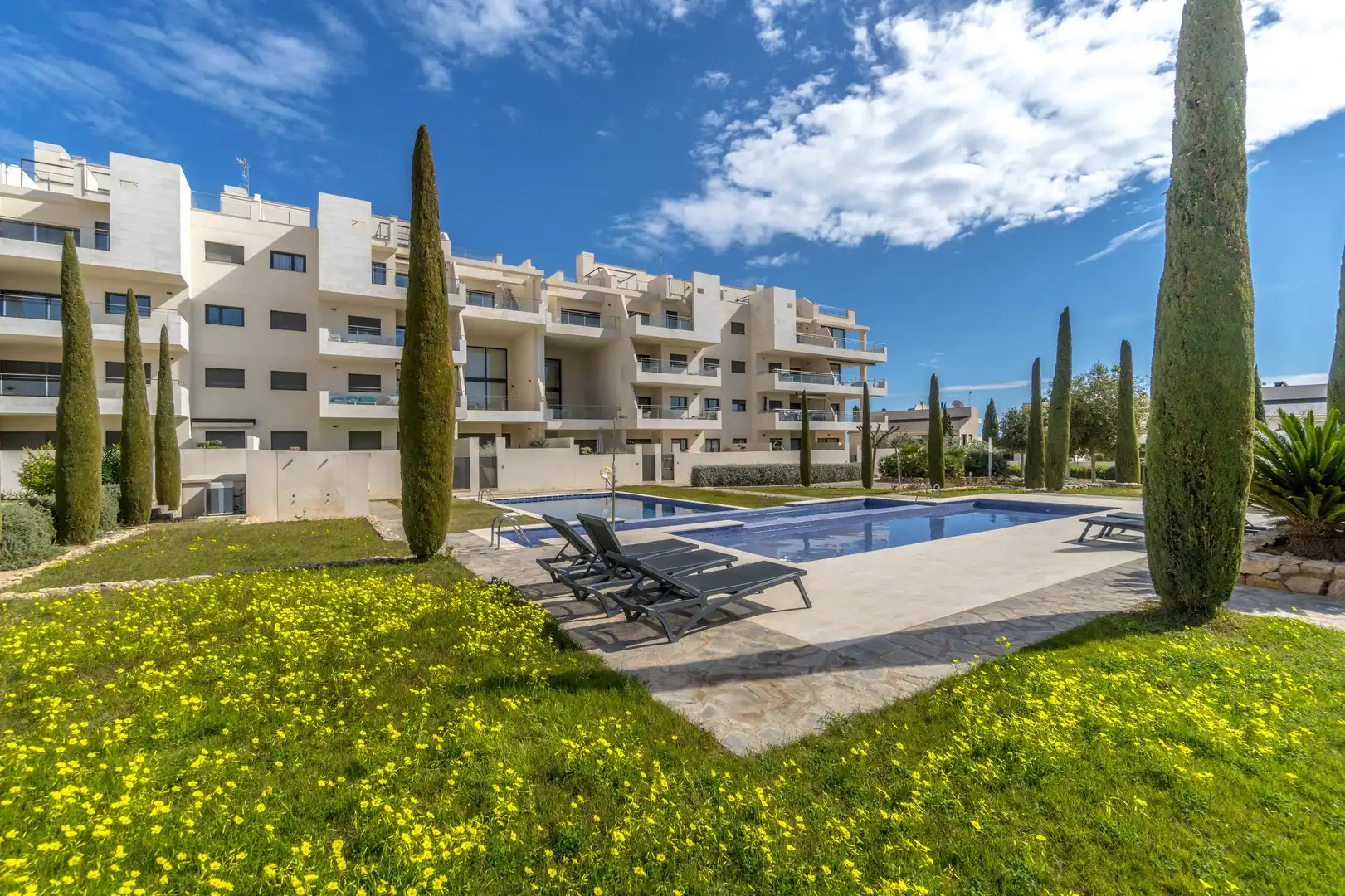 Vista exterior de Planta baixa en venda en Orihuela amb Aire condicionat, Jardí privat i Terrassa