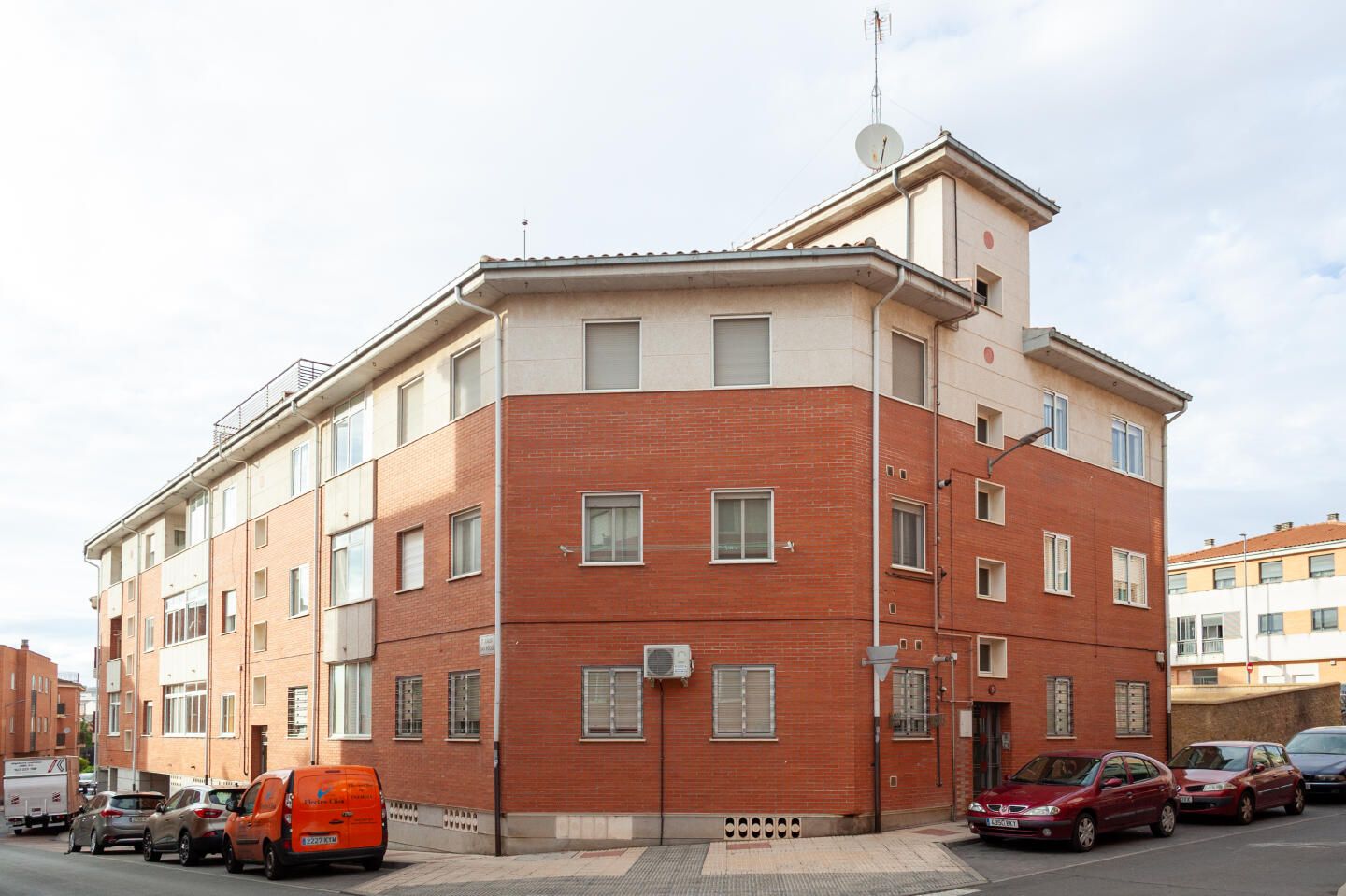 Vista exterior de Pis en venda en Carbajosa de la Sagrada