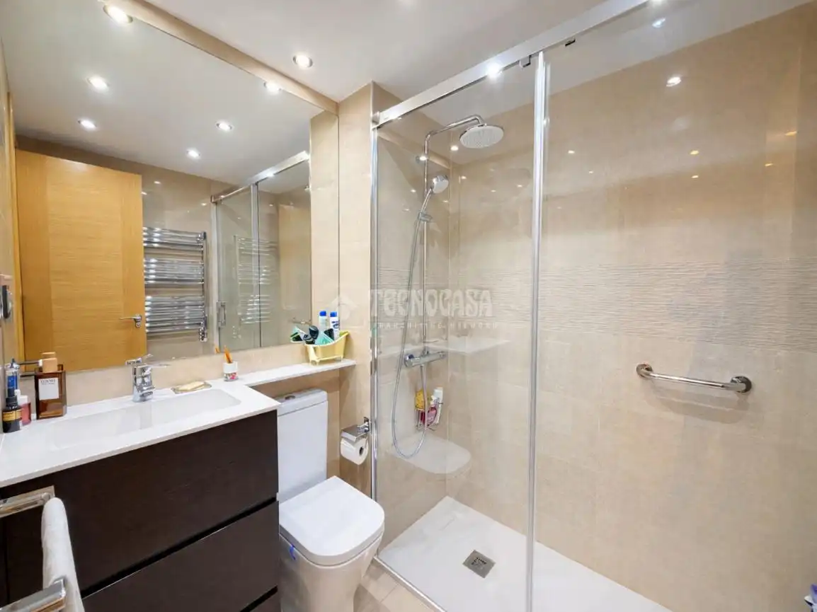 Baño de Piso en venta en Madrid con Aire acondicionado, Calefacción y Parquet