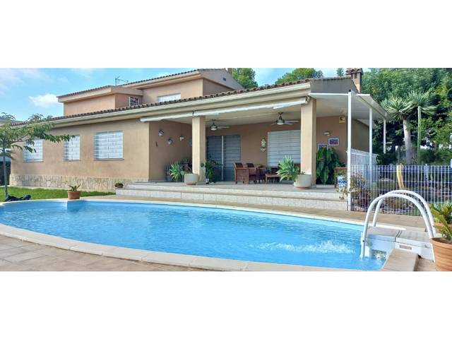 Casa-chalet en Alquiler en Calle Rio Tajo en Montornés - Las Palmas - El Refugio