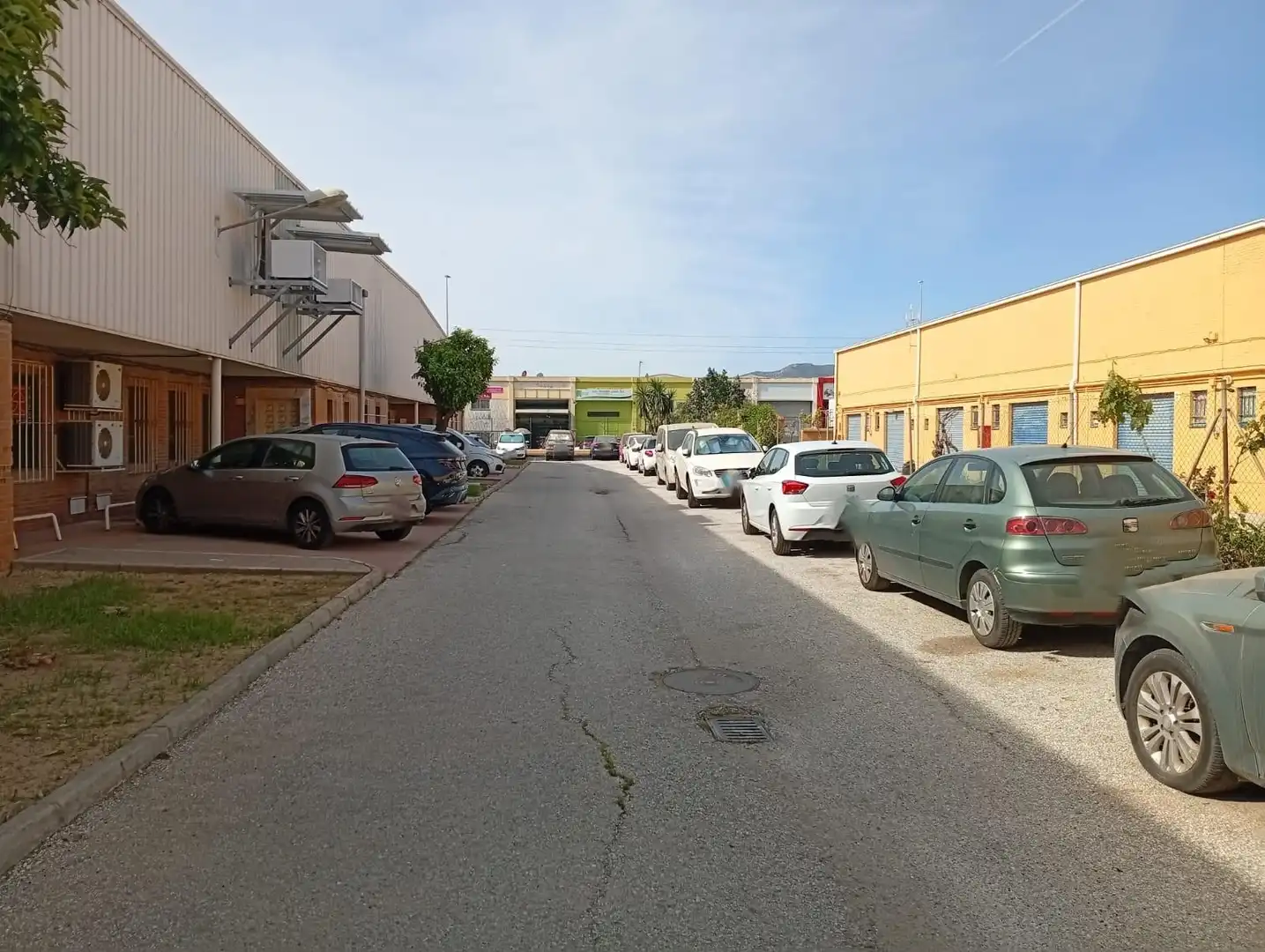 Parkplatz von Fabrikhallen zum Verkauf in Málaga Capital