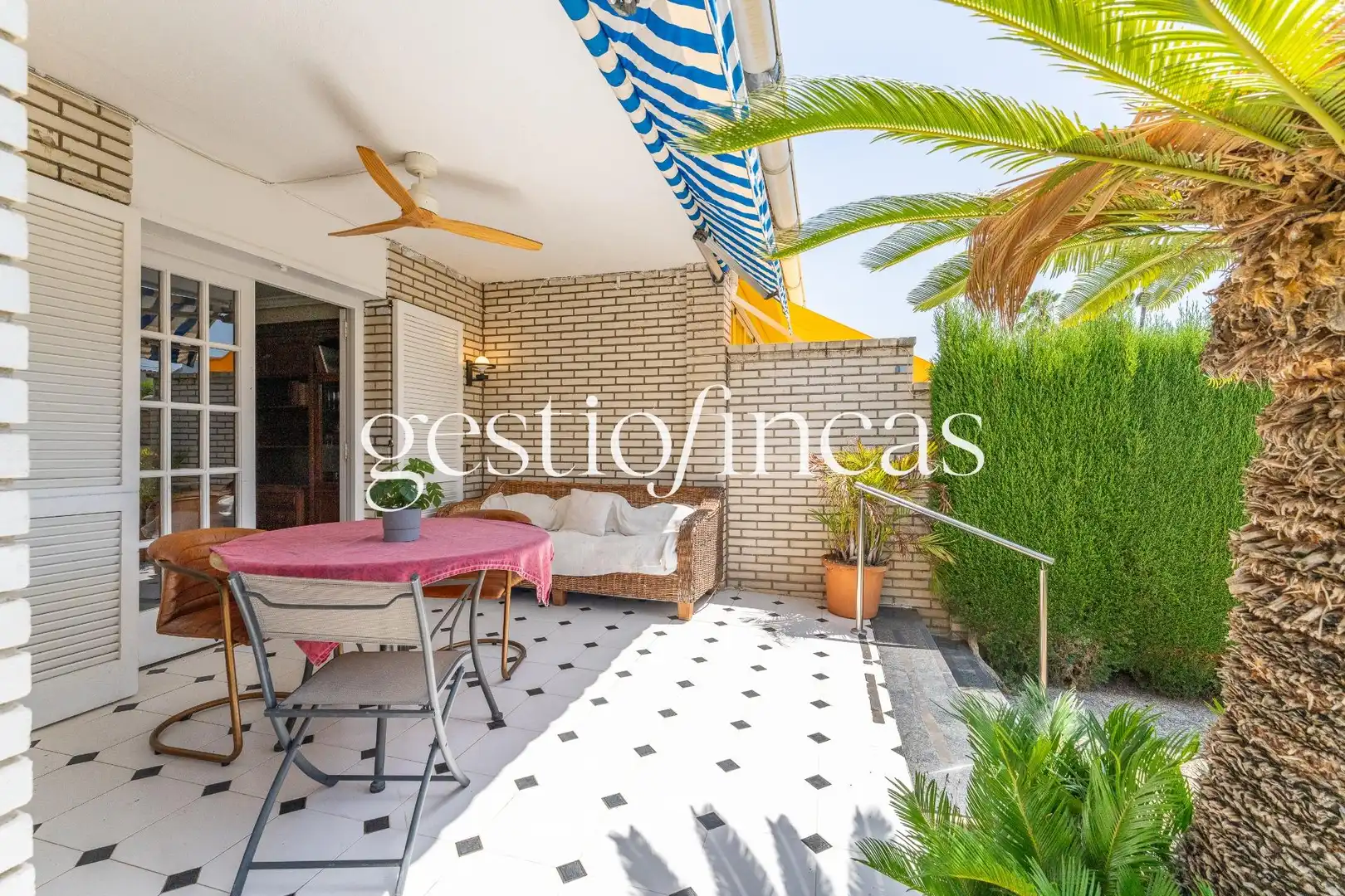 Terraza de Casa adosada en venta en Cambrils con Aire acondicionado, Calefacción y Amueblado