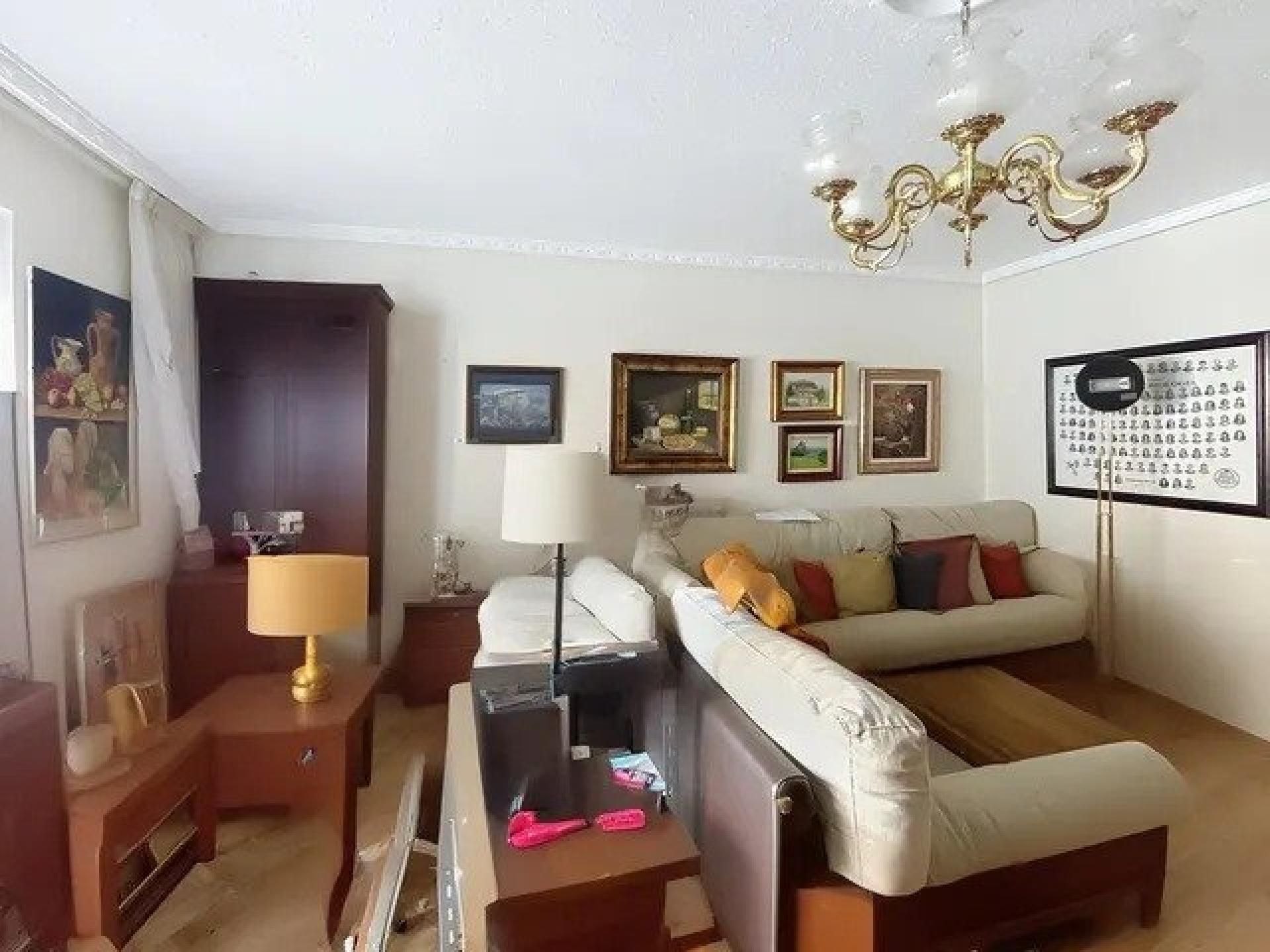 Sala d'estar de Pis en venda en Avilés amb Calefacció