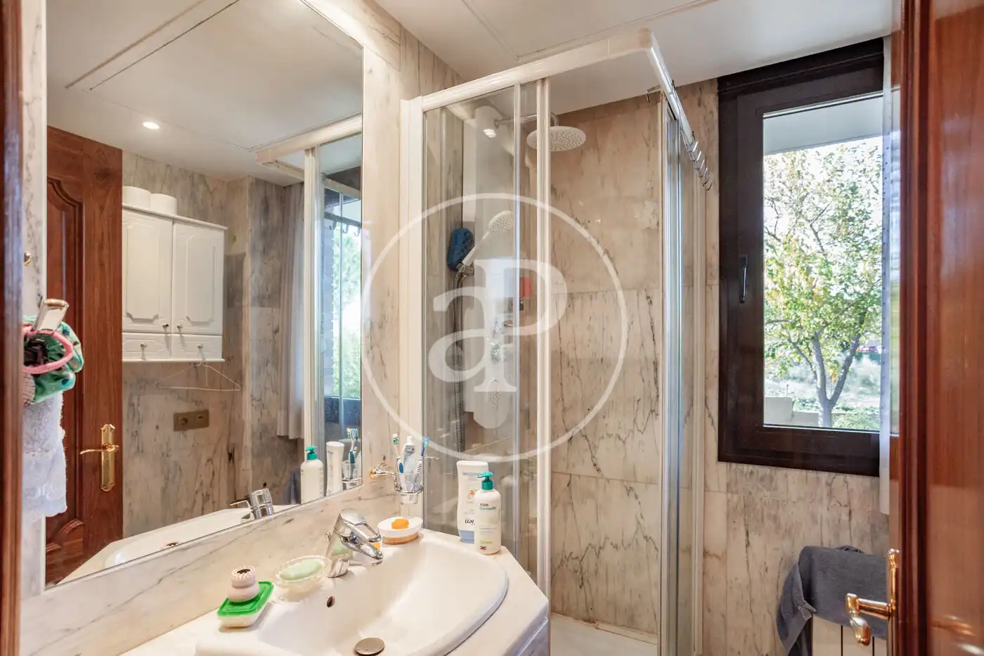 Baño de Casa o chalet en venta en Pozuelo de Alarcón con Aire acondicionado, Calefacción y Jardín privado