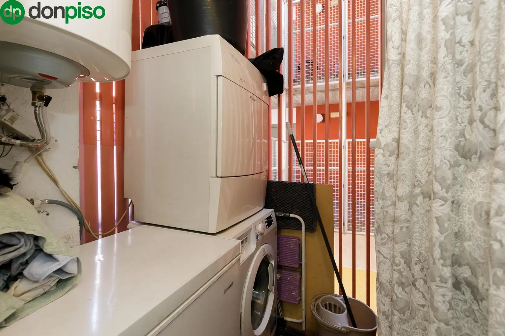 Bedroom of Flat for sale in Granada  with Air Conditioner, Terrace and Balcony