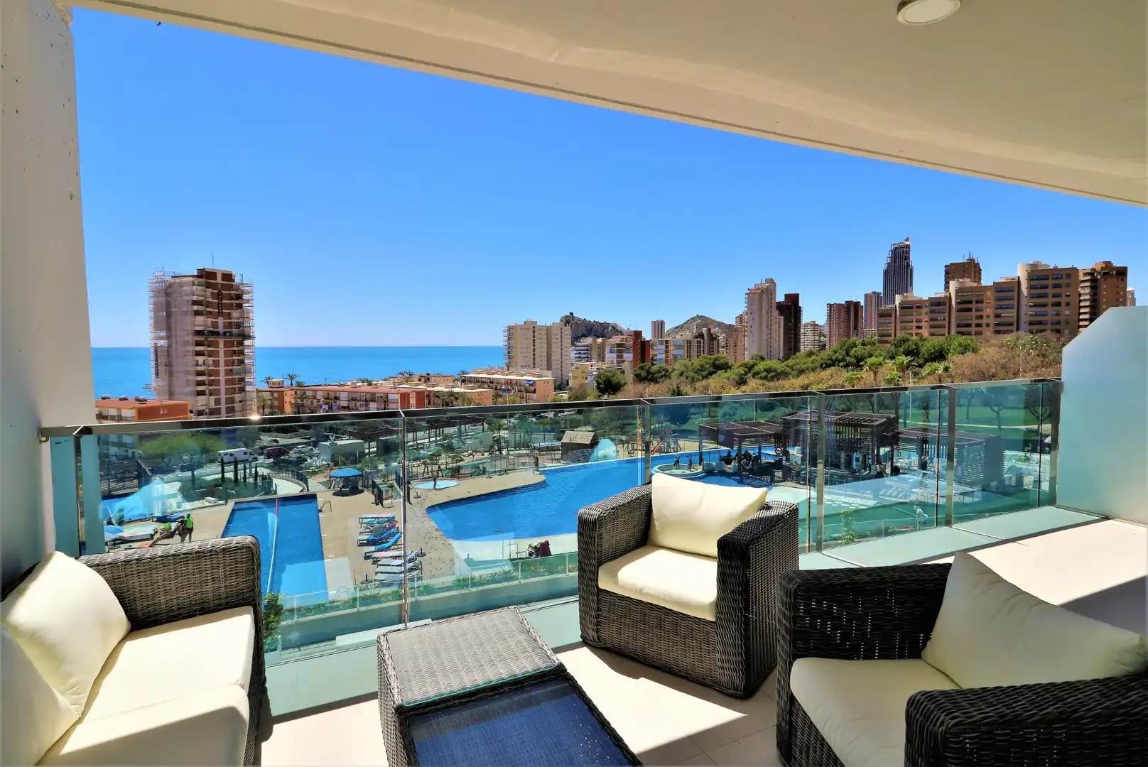 Apartamento con piscina en venta en Playa de Poniente, imagen 2