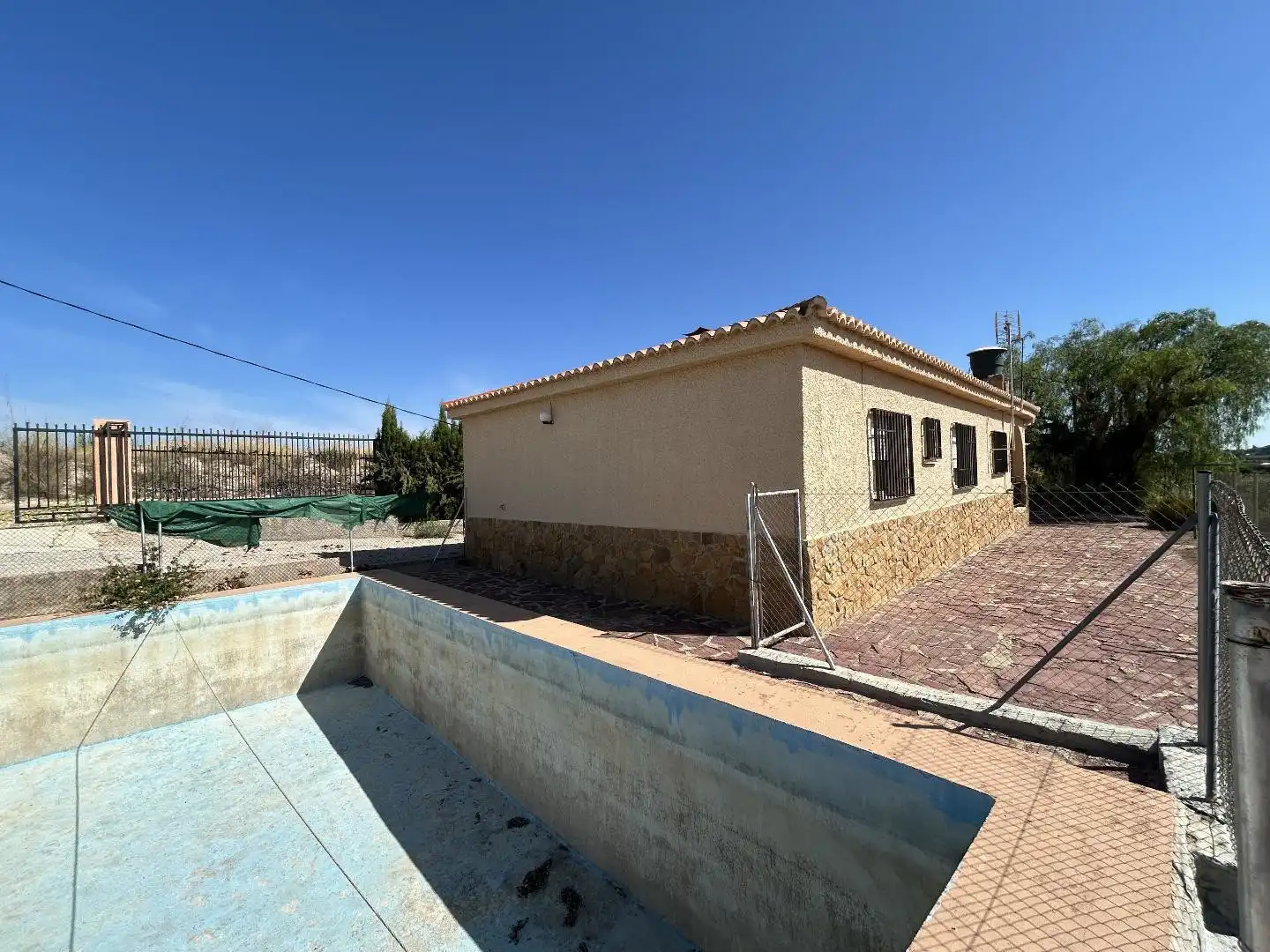 Exterior view of Houses for sale in Torrent
