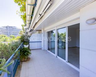 Vista exterior de Apartament en venda en Sitges amb Aire condicionat, Terrassa i Piscina