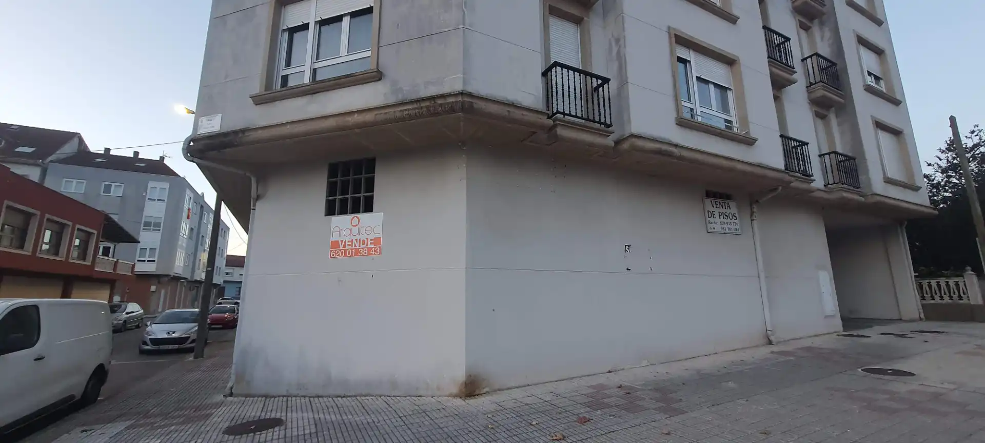 Local comercial en venda a Avenida Finisterre 21, imagen 2