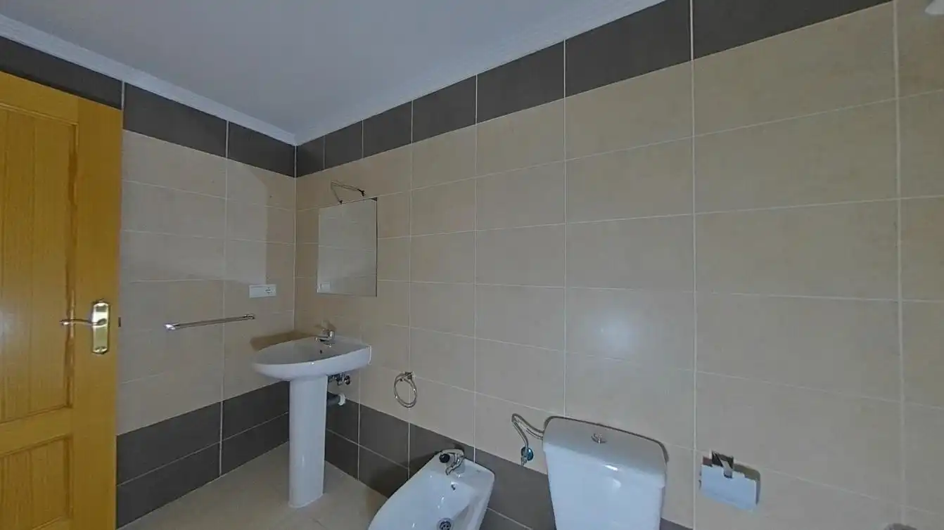 Baño de Piso en venta en Torrevieja con Piscina