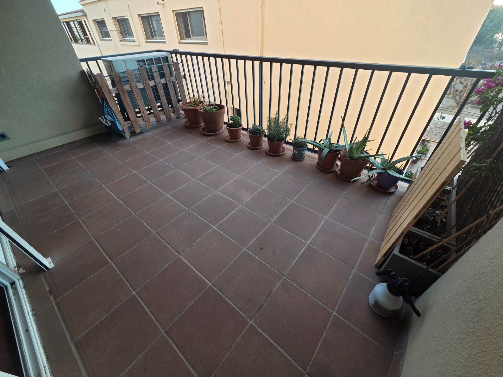 Flat for sale in Sector Est