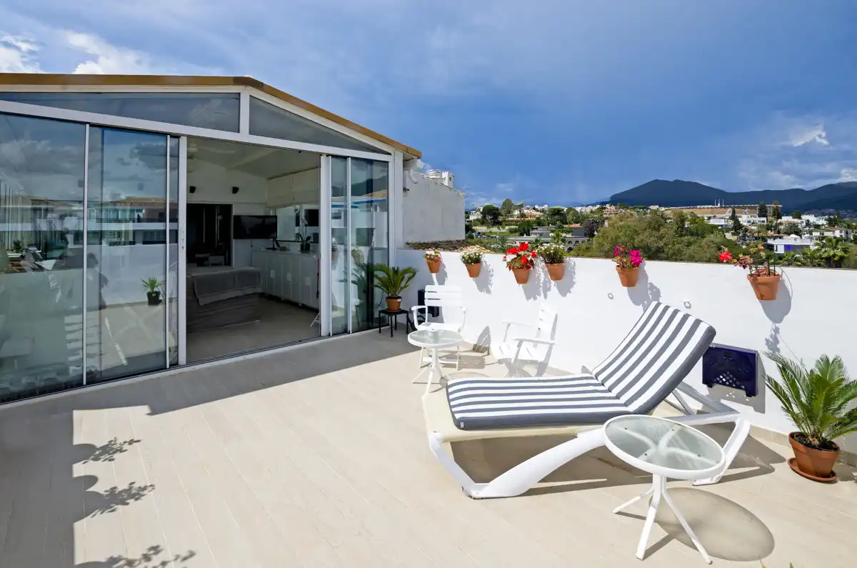 Penthouse mit Pool zum Verkauf in Nueva Andalucía